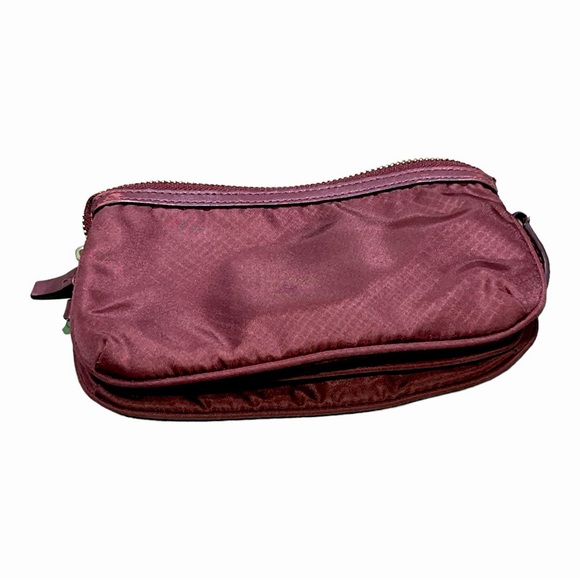 Tumi Vienna Voyageur Wristlet Triple compartment Clutch Burgundy. - Picture 4 of 5